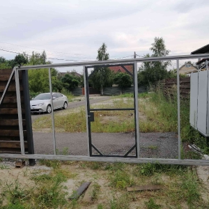 Будівництво розсувних воріт та паркану_4