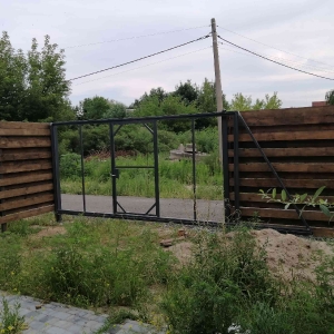 Будівництво розсувних воріт та паркану_3